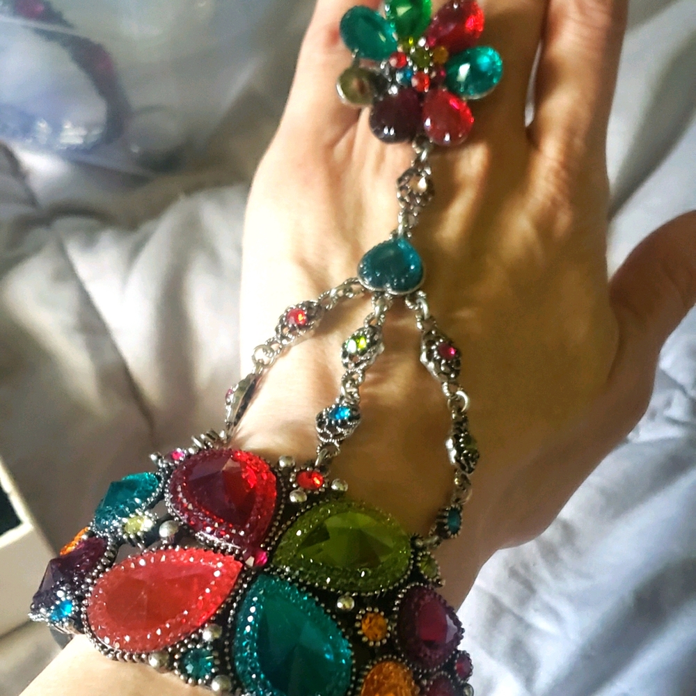 Gypsy Bracelet w/connected Ring